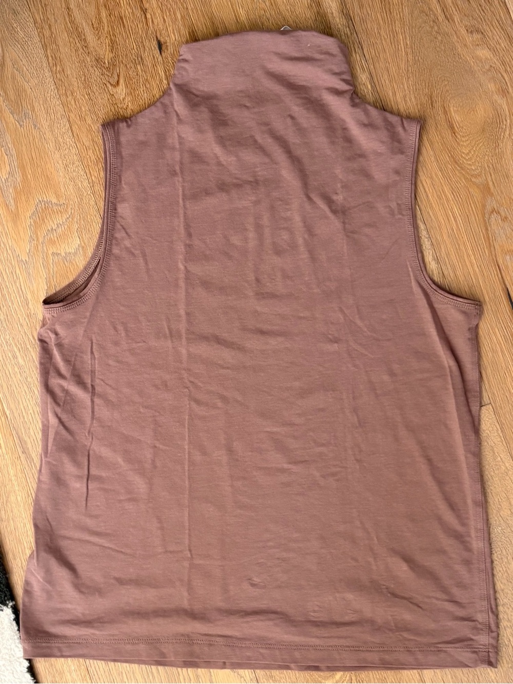 Athleta Renew Seamless Mock Neck Tank
Body-skimming stretch